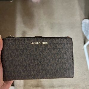 Michael Kors Large Jet Set Travel Wallet